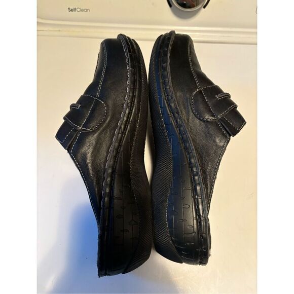 Propet Leather Clogs - Picture 7 of 7